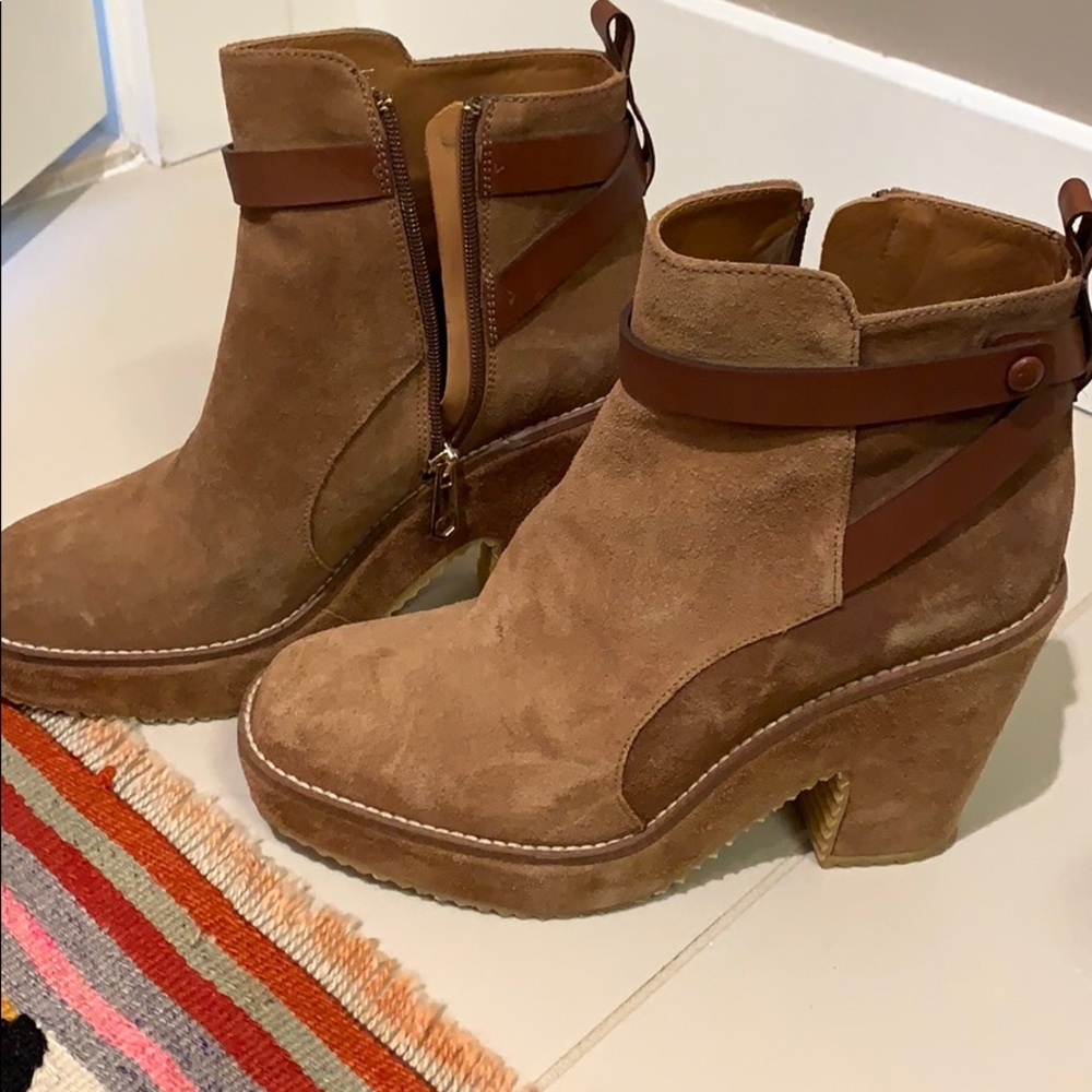 Castaner platform boot